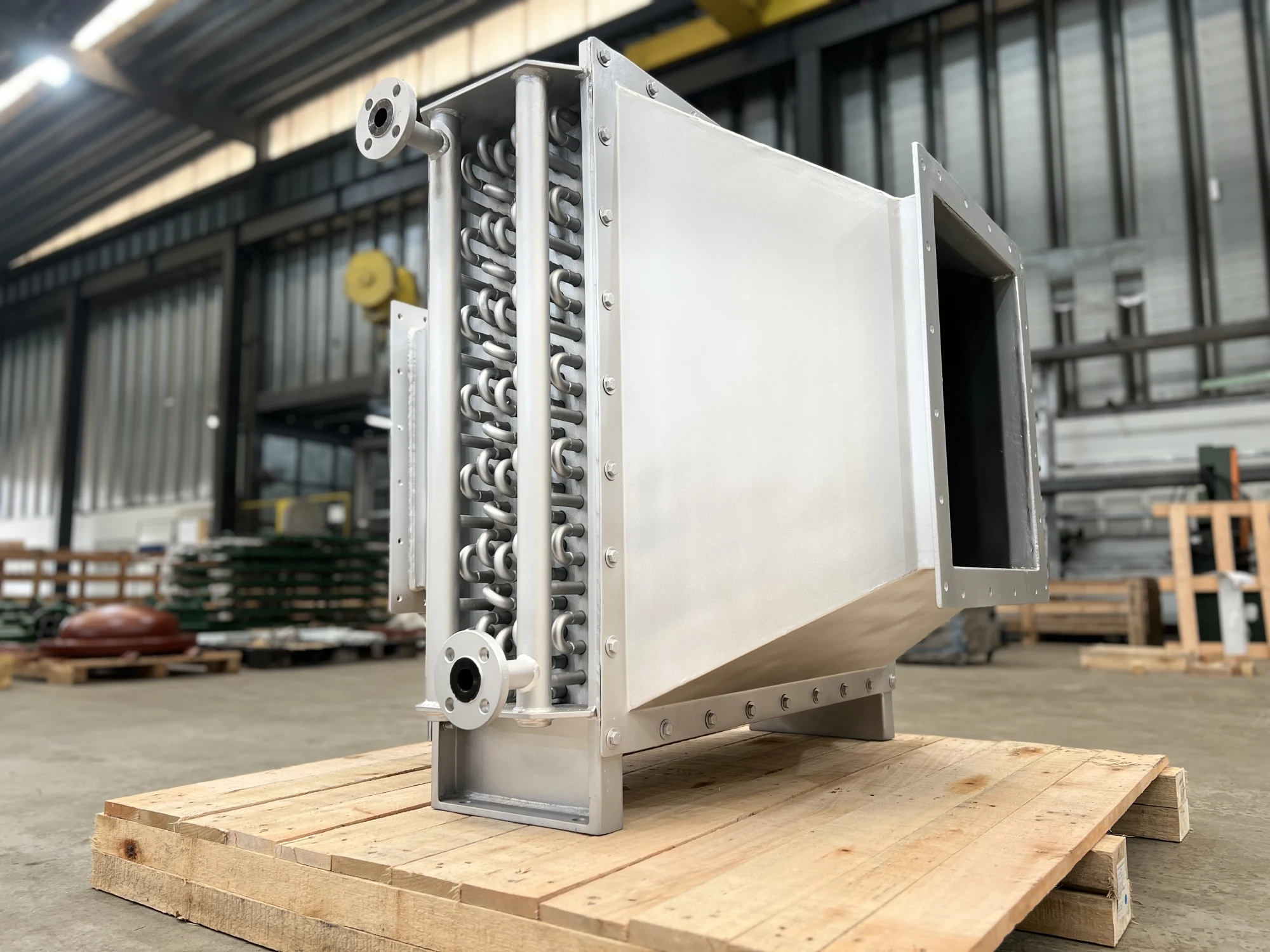 Equipamento térmico industrial TWT em fase de fabricação e inspeção